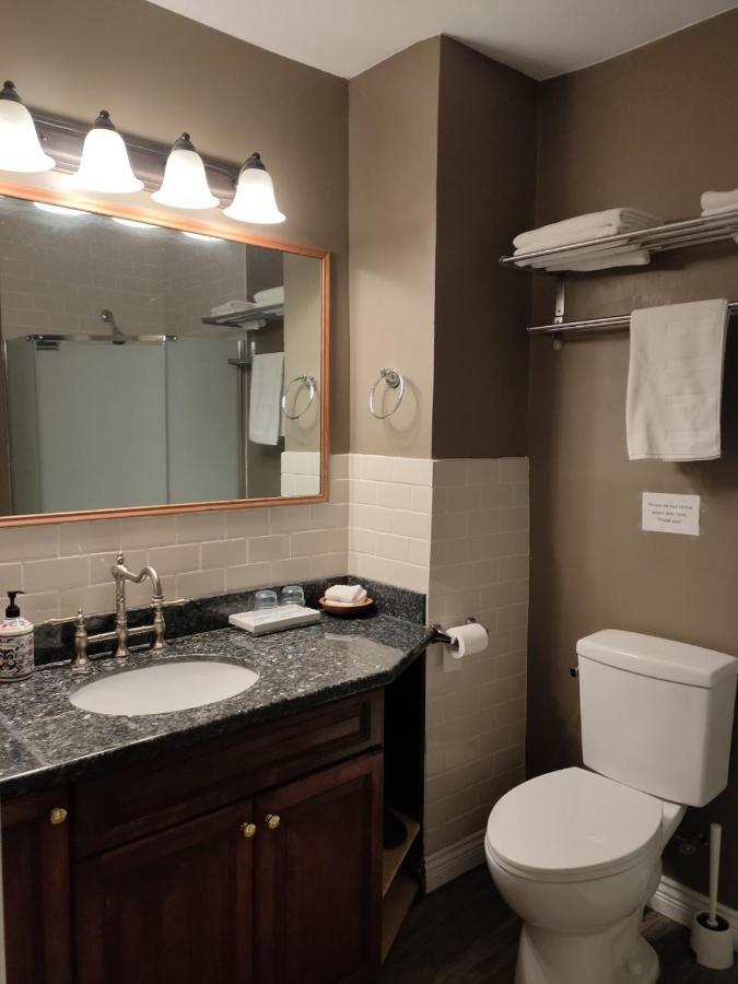 Semi Centre House Hotel White Rock Ngoại thất bức ảnh