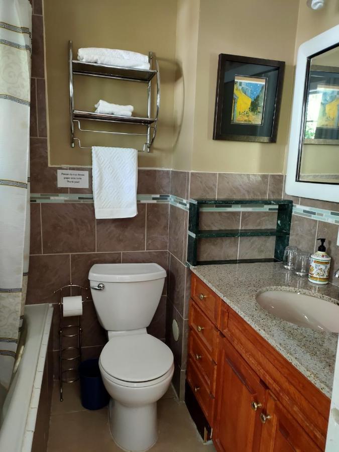Semi Centre House Hotel White Rock Ngoại thất bức ảnh