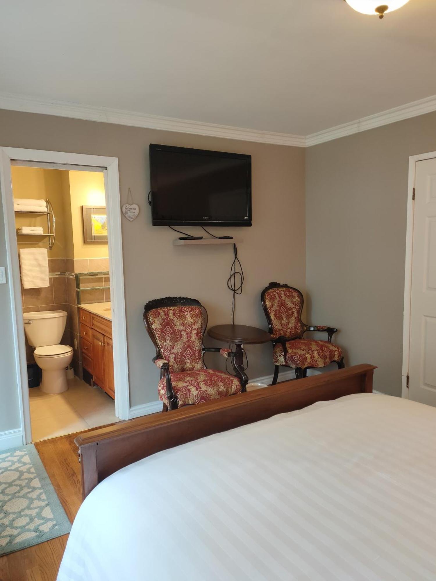 Semi Centre House Hotel White Rock Ngoại thất bức ảnh