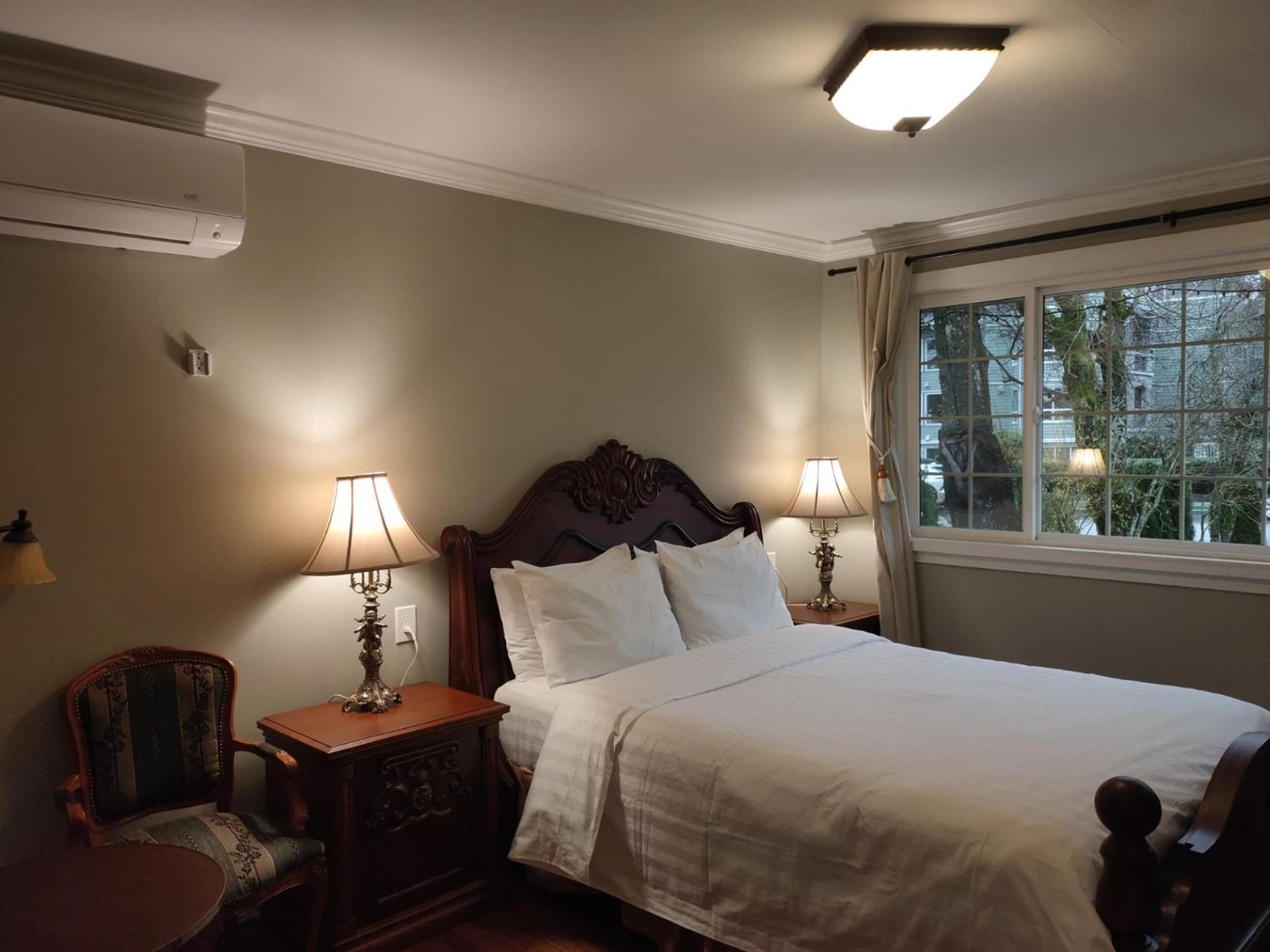 Semi Centre House Hotel White Rock Ngoại thất bức ảnh